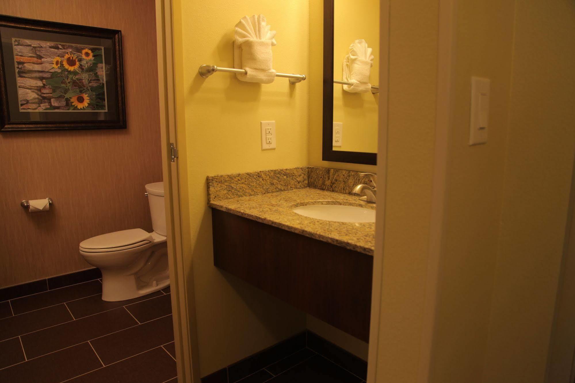 Little Missouri Inn & Suites Watford City Zewnętrze zdjęcie