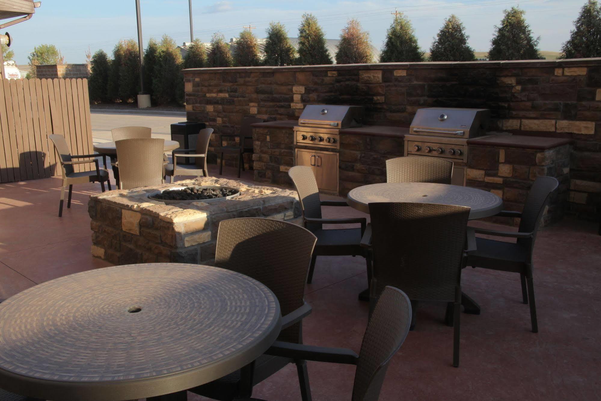 Little Missouri Inn & Suites Watford City Zewnętrze zdjęcie